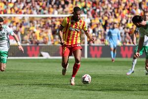 队报：迪乌夫2500万欧不含奖金加盟国米，周五体检