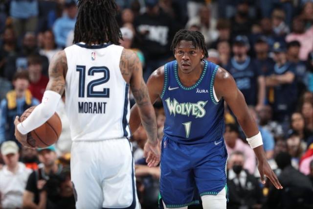 华子季后赛首秀轰下36分 狼队有机会上演黑7奇迹？